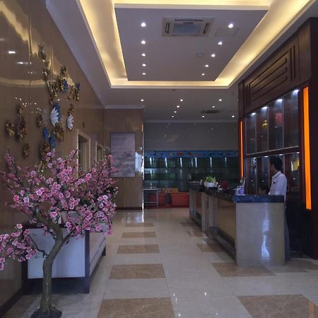 Apollo Hotel Yangon Exterior foto