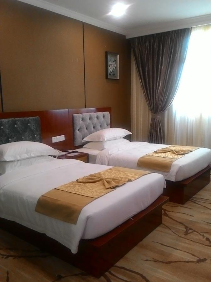 Apollo Hotel Yangon Exterior foto