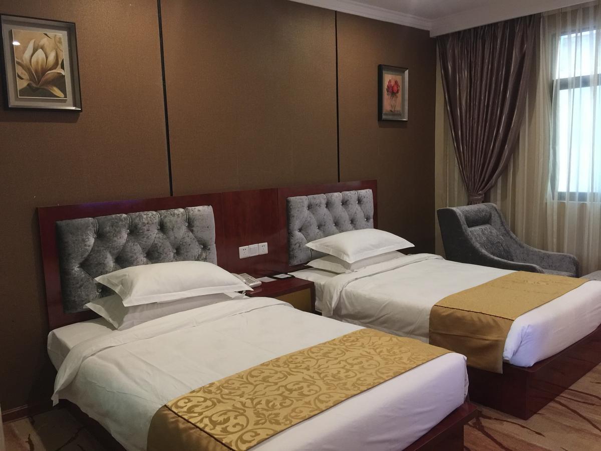 Apollo Hotel Yangon Exterior foto