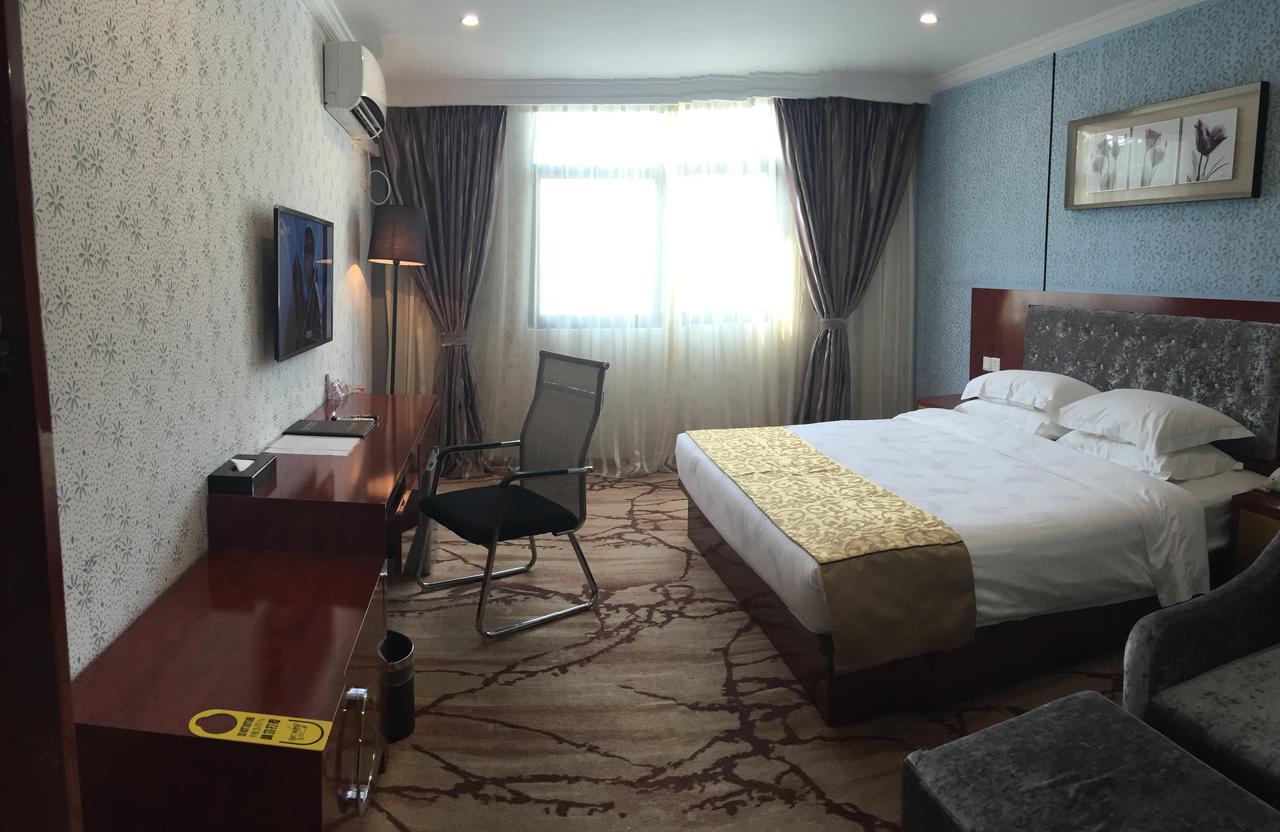 Apollo Hotel Yangon Exterior foto